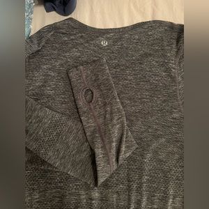 Lululemon long sleeve - size 6